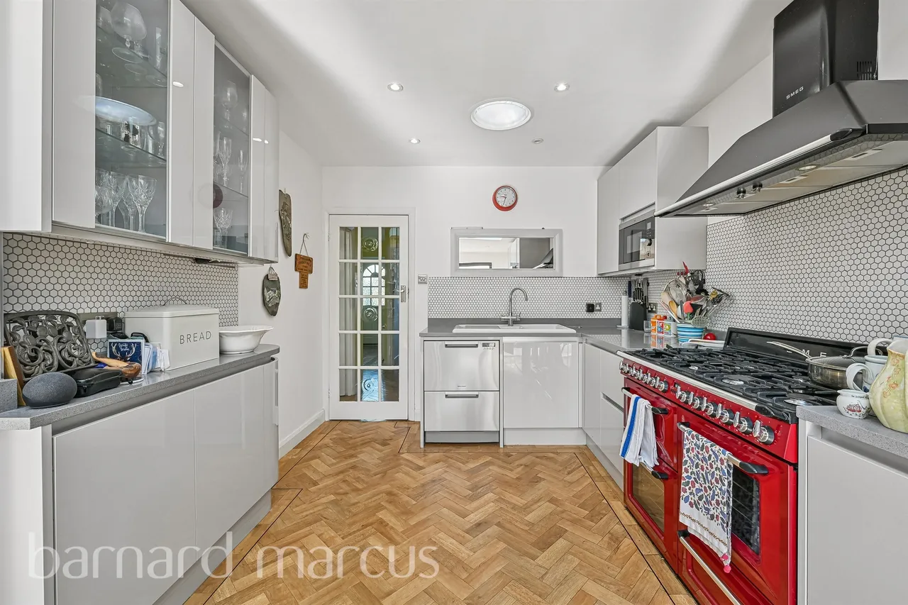 Firswood Avenue, Epsom, KT19, photo 8