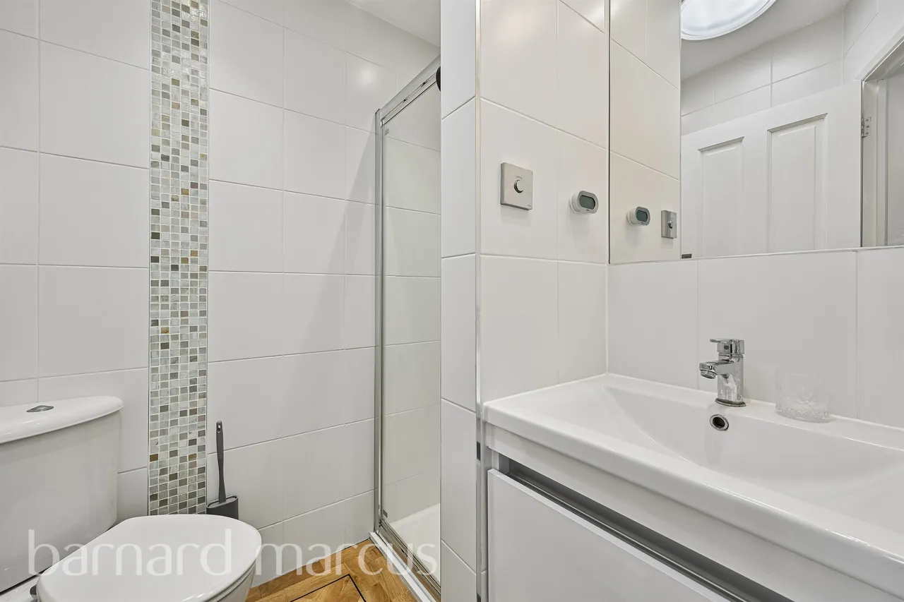 Firswood Avenue, Epsom, KT19, photo 13