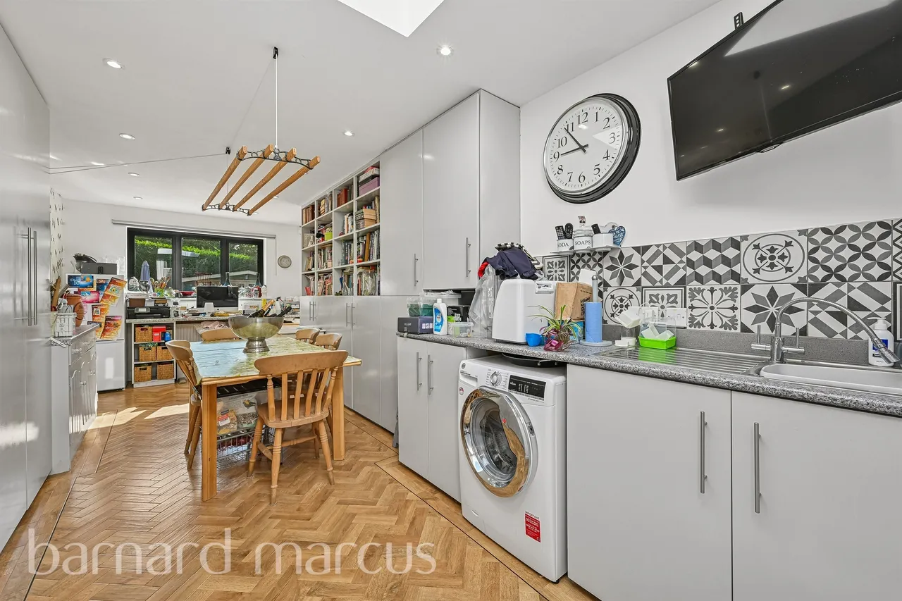 Firswood Avenue, Epsom, KT19, photo 9