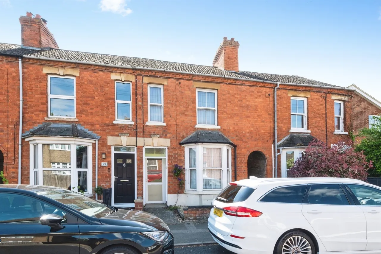 2 bed house for sale — Broad Street, Newport Pagnell