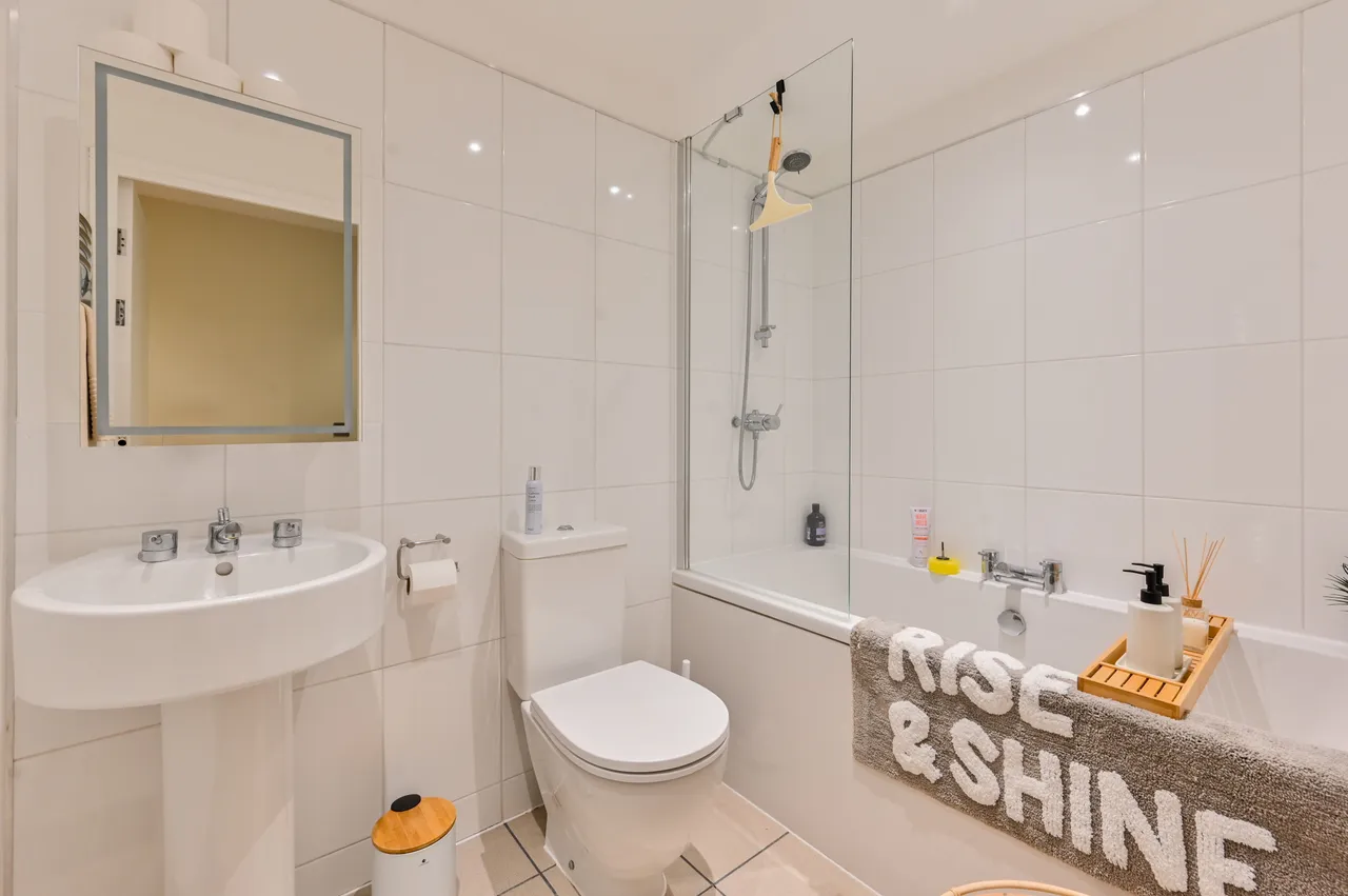 18 Carter House, 33 Petergate, London, photo 9