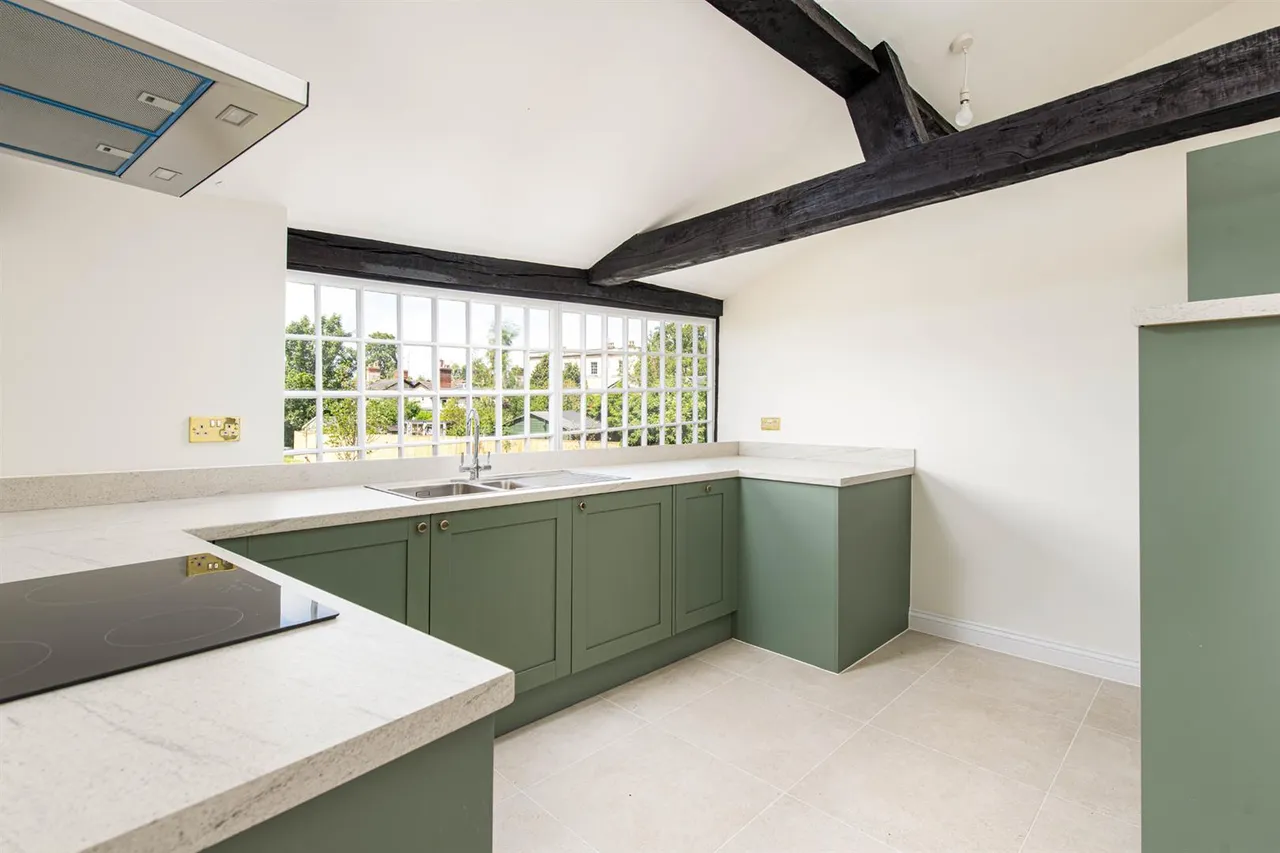 Polebarn Road, Trowbridge, BA14, photo 4