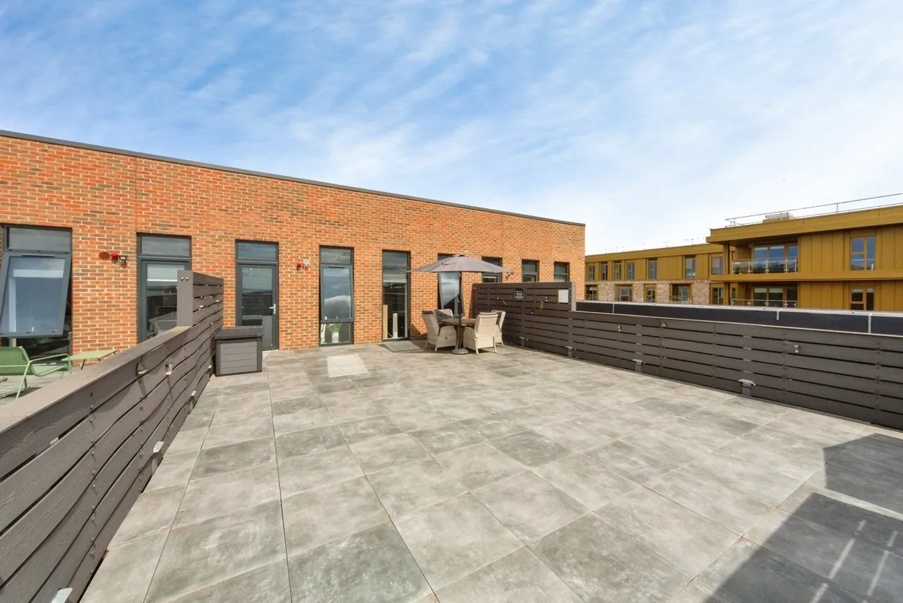 Neptune Place, L8, photo 17