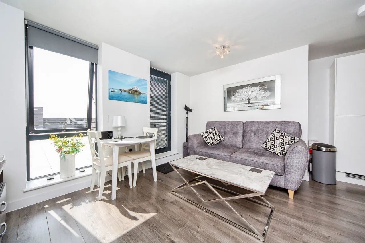Neptune Place, L8, photo 4