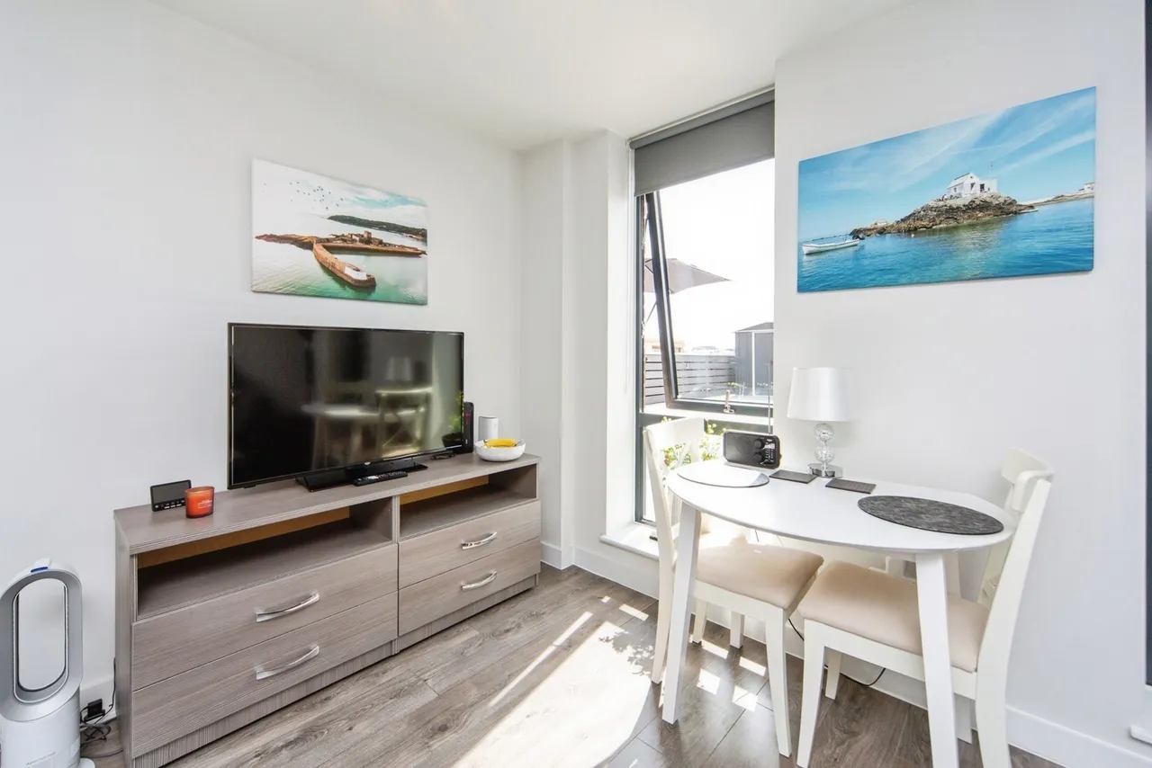 Neptune Place, L8, photo 6