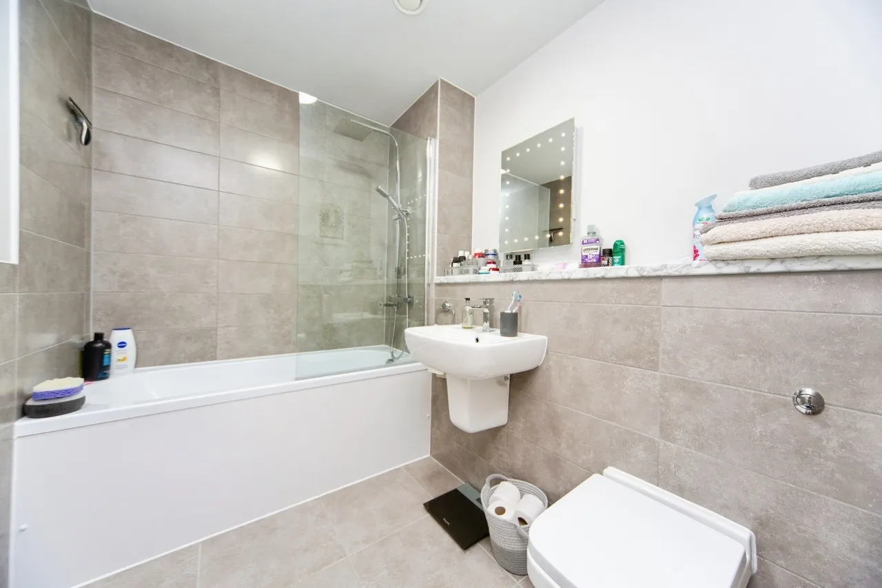 Neptune Place, L8, photo 14