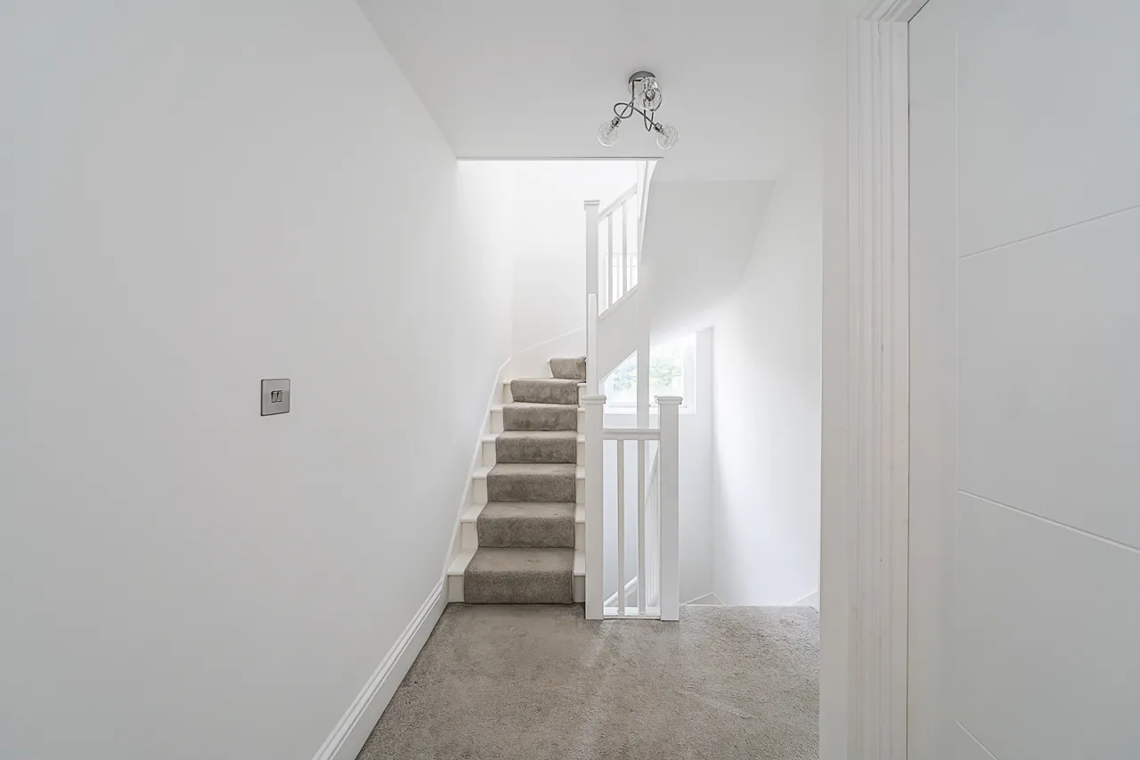 Iveley Road, London, SW4, photo 11