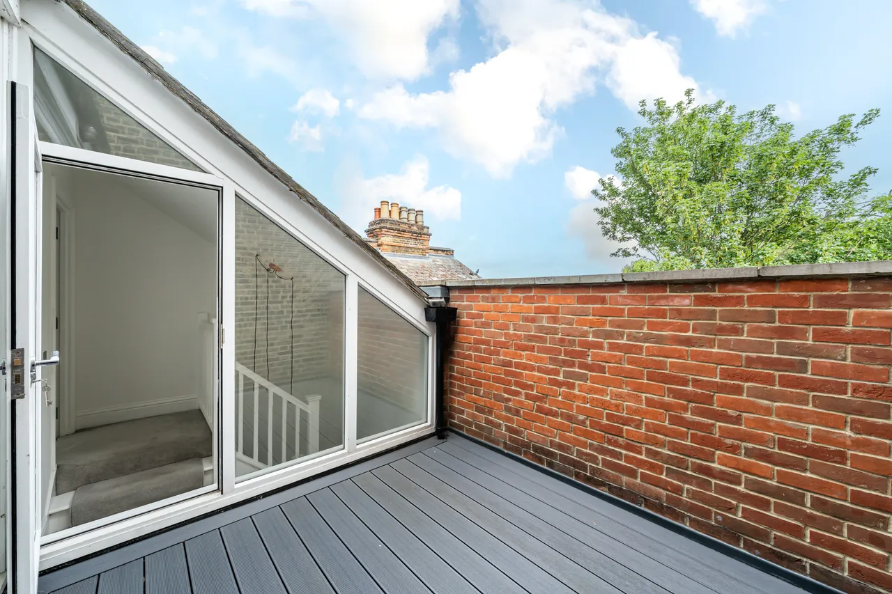 Iveley Road, London, SW4, photo 3