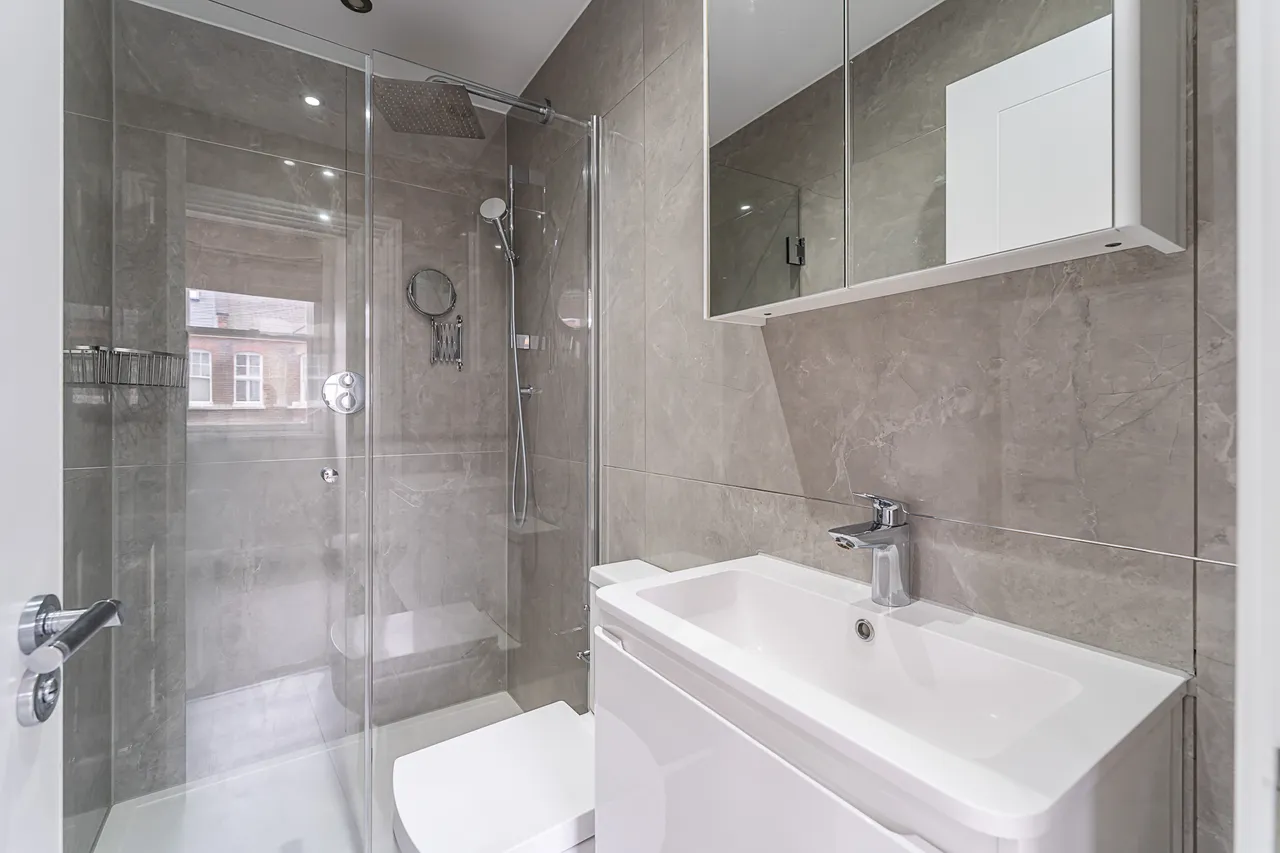 Iveley Road, London, SW4, photo 12