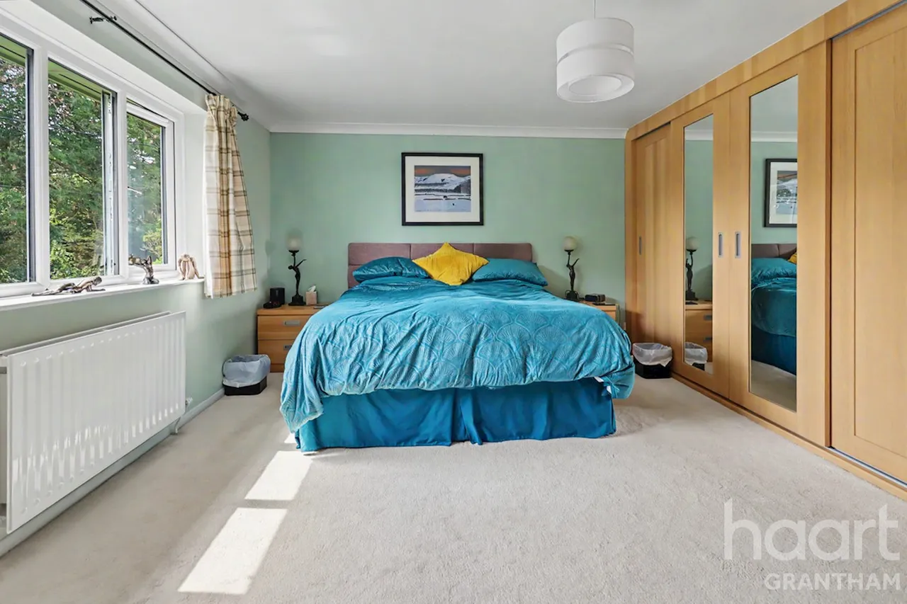Main Street, Grantham, NG32, photo 19