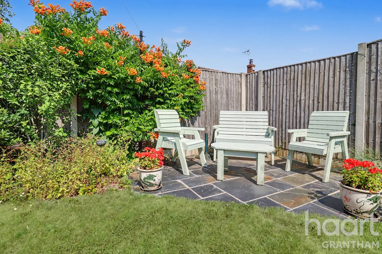 Main Street, Grantham, NG32, photo 28