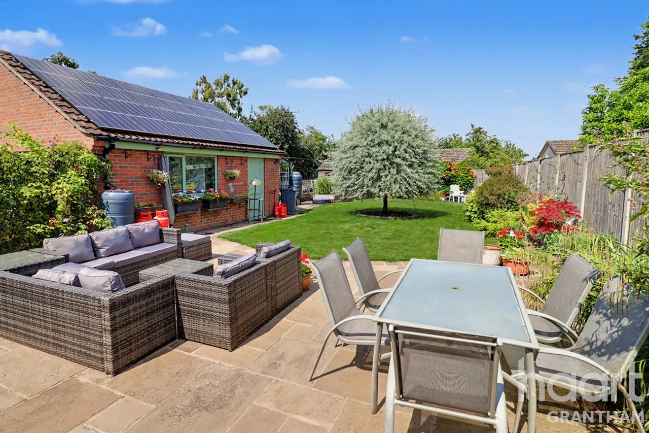 Main Street, Grantham, NG32, photo 27