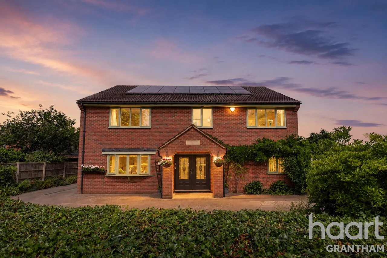Main Street, Grantham, NG32, photo 31