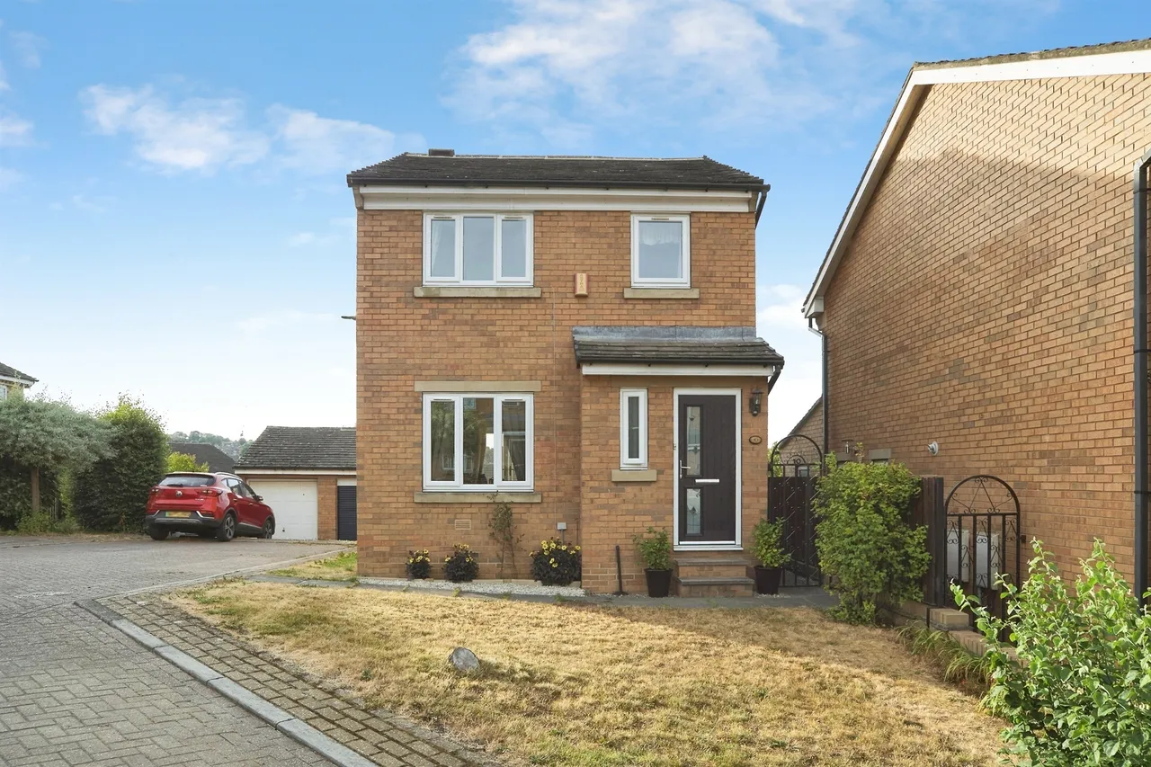 3 bed house for sale — Roundhead Fold, Apperley Bridge, Bradford