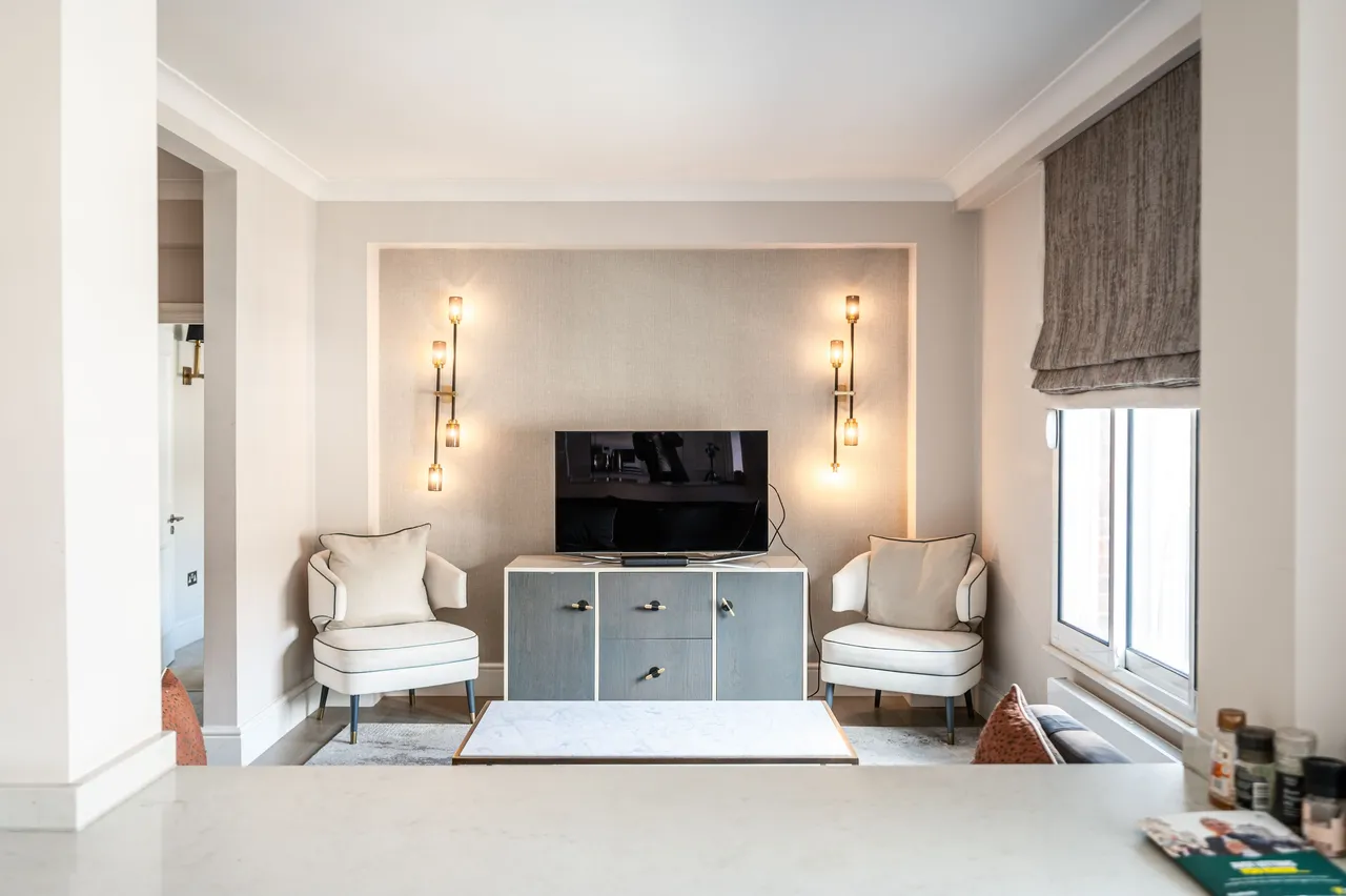 Flat 9, 1 Sloane Court East, London, photo 9