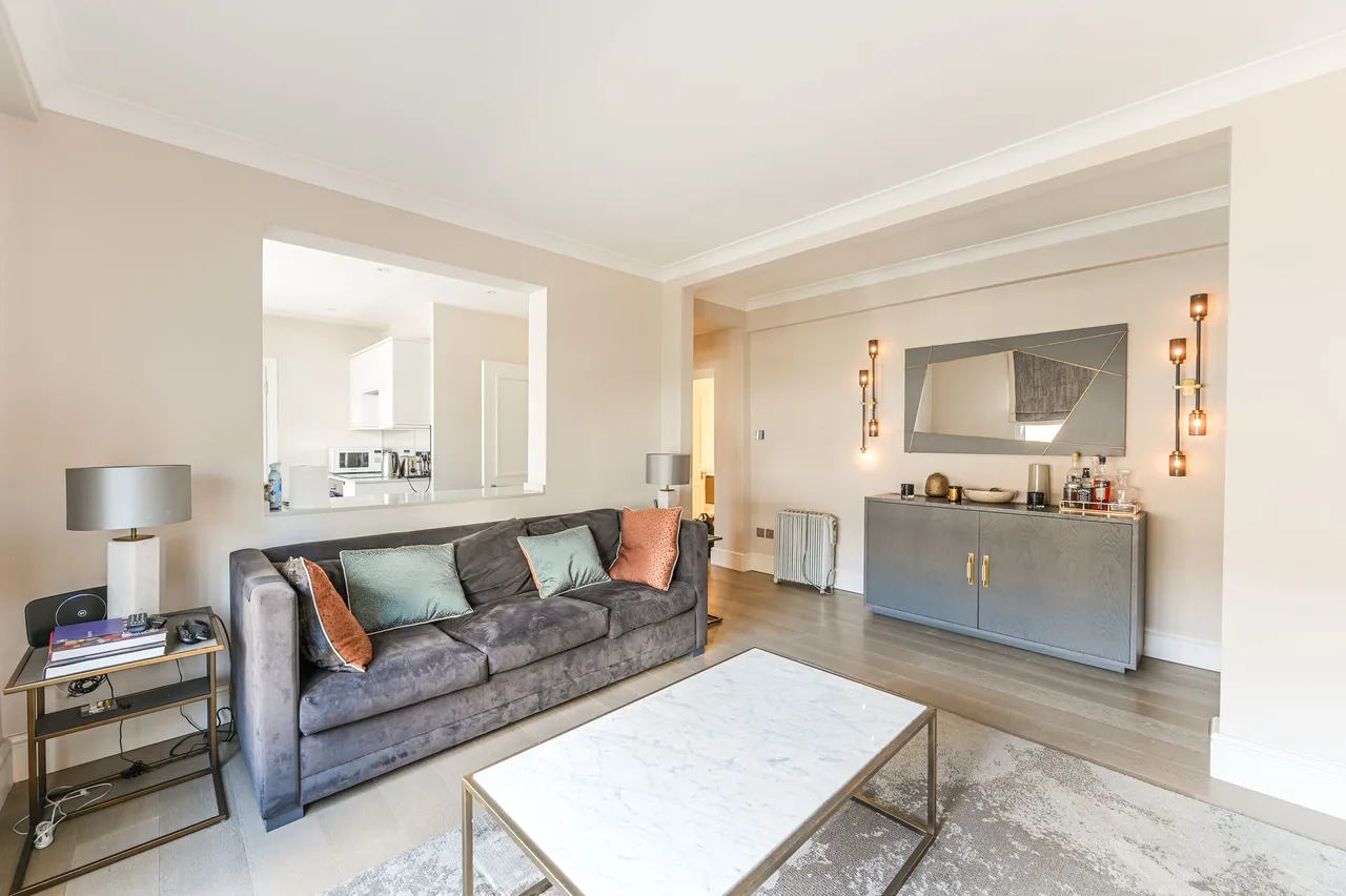 Flat 9, 1 Sloane Court East, London, photo 10