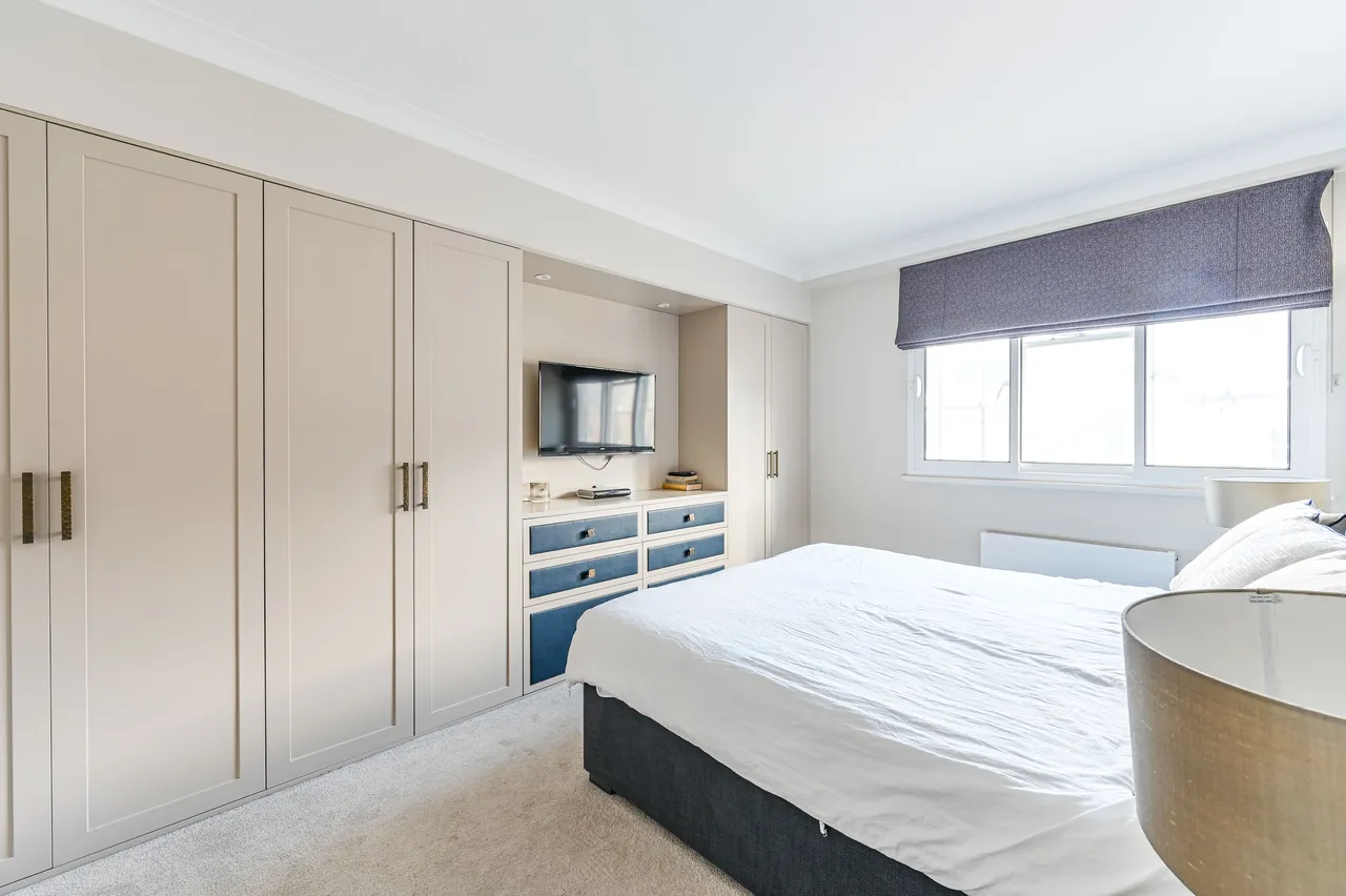 Flat 9, 1 Sloane Court East, London, photo 6