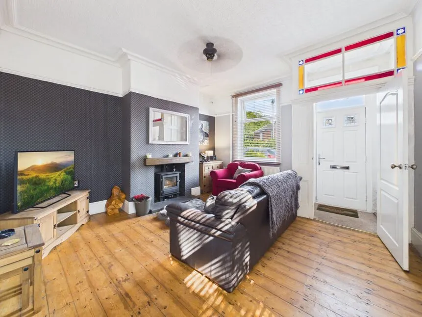 Kings Road, Ashton-under-Lyne, Greater Manchester, OL6, photo 3