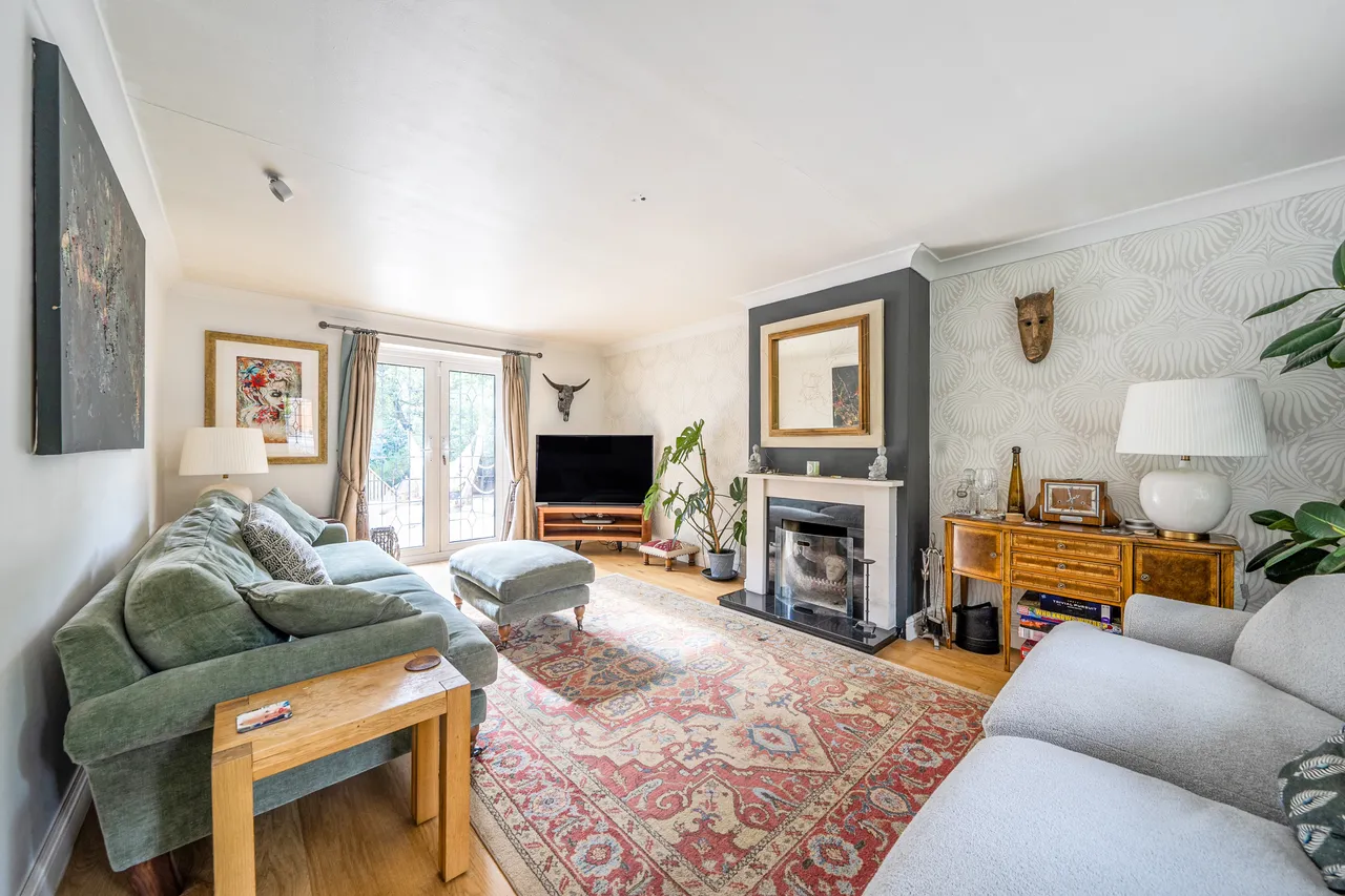 The Close, Bourne End, SL8, photo 2