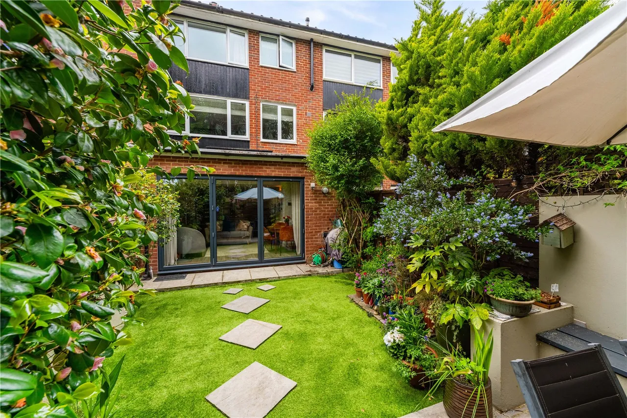 Jillian Close, Hampton, TW12 2NX, photo 14