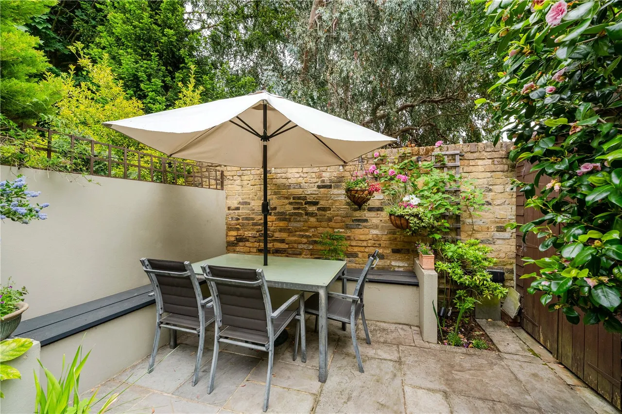 Jillian Close, Hampton, TW12 2NX, photo 13