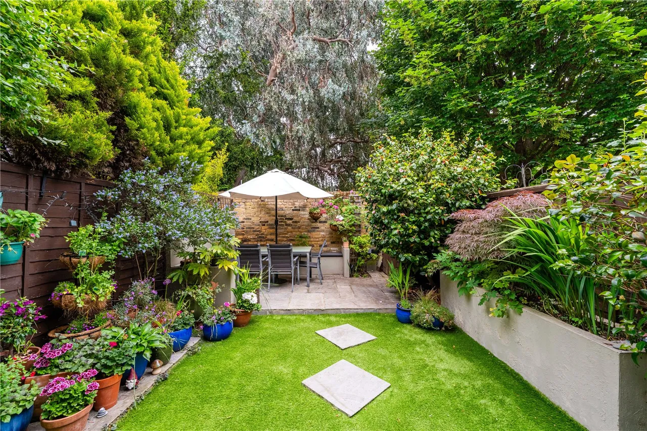 Jillian Close, Hampton, TW12 2NX, photo 12