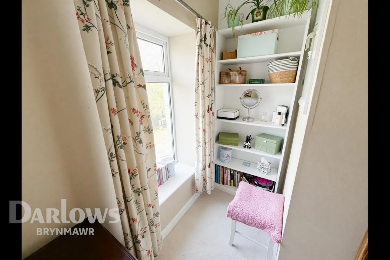 Aberbeeg Road, Abertillery, photo 12