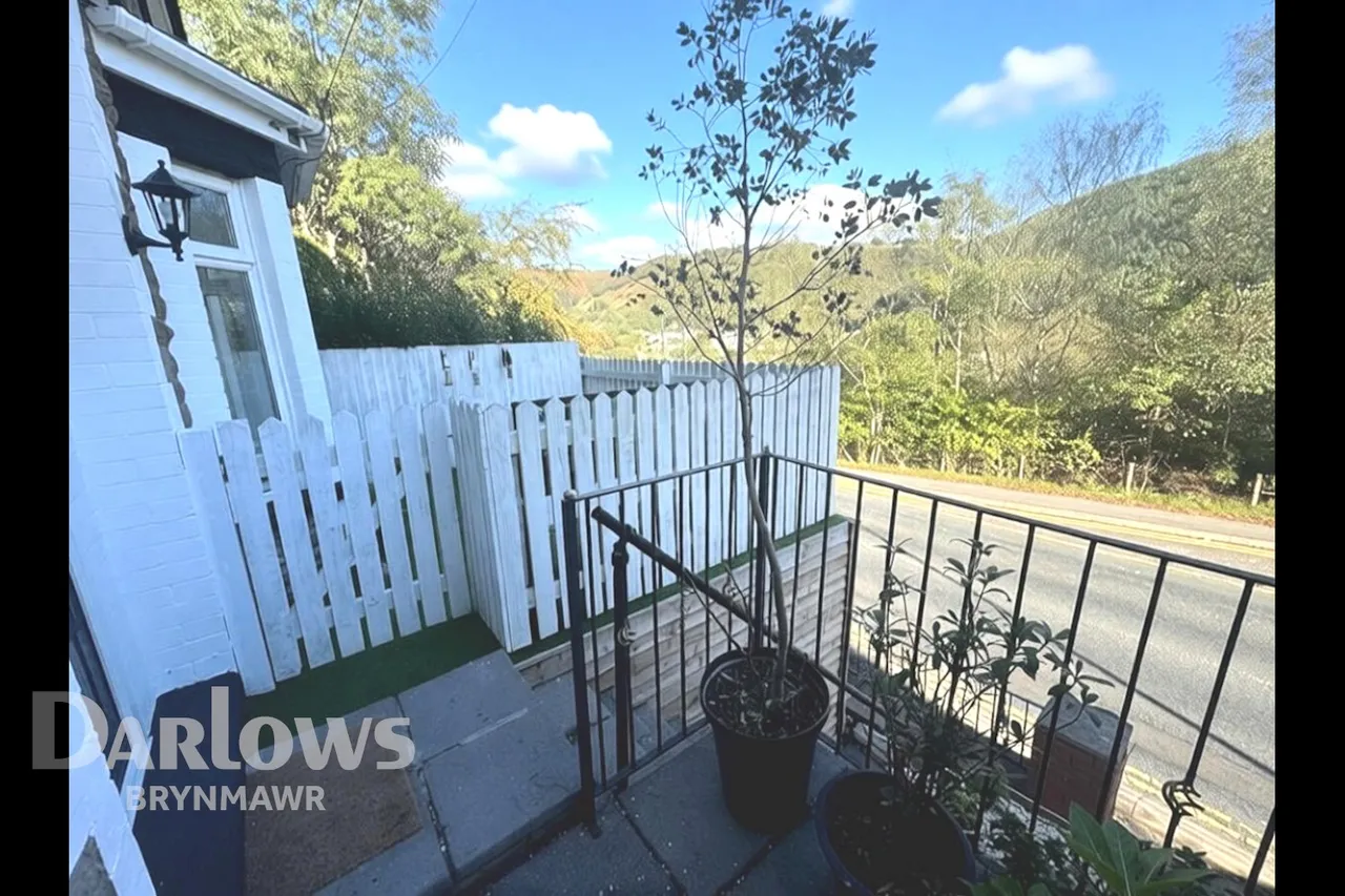 Aberbeeg Road, Abertillery, photo 17