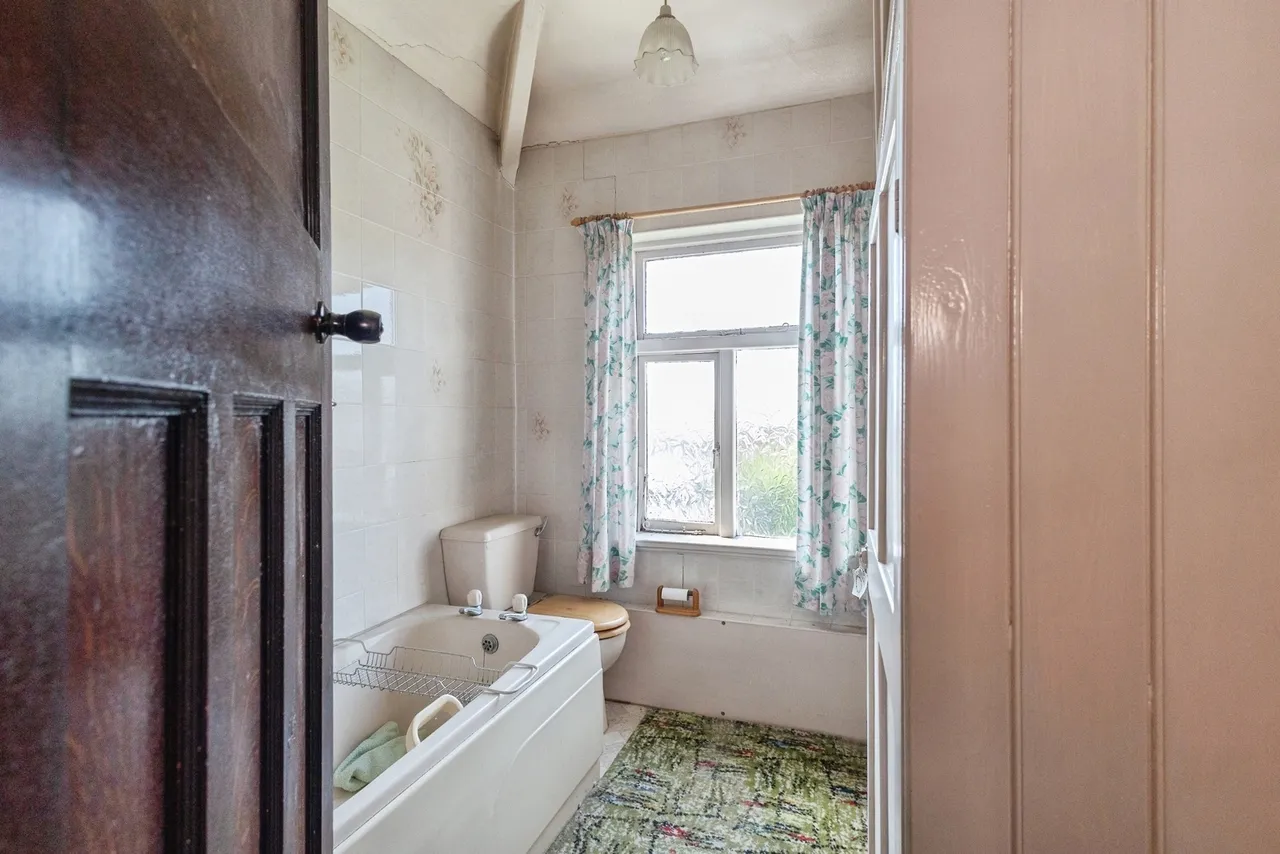 Montague Road, Ashton-under-Lyne, Greater Manchester, OL6, photo 13
