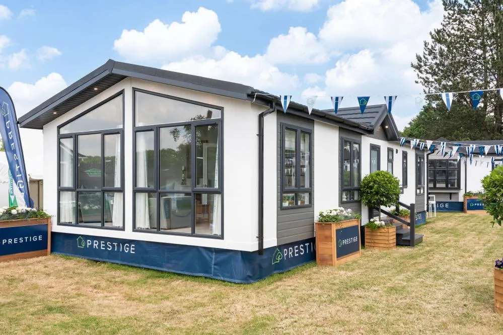 2 bed property for sale, Merley Court, Wimborne, BH21