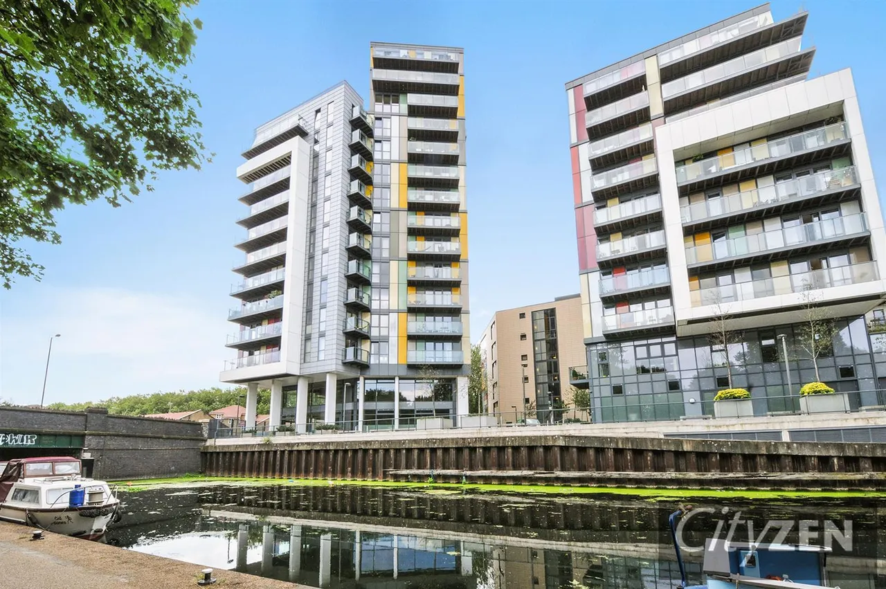 2 bed flat to rent, Homerton Road, Homerton, E9