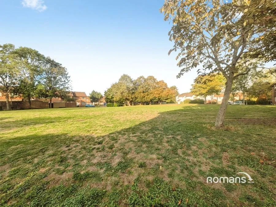 Shackleton Way, Woodley, RG5, photo 9