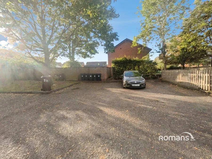 Shackleton Way, Woodley, RG5, photo 2