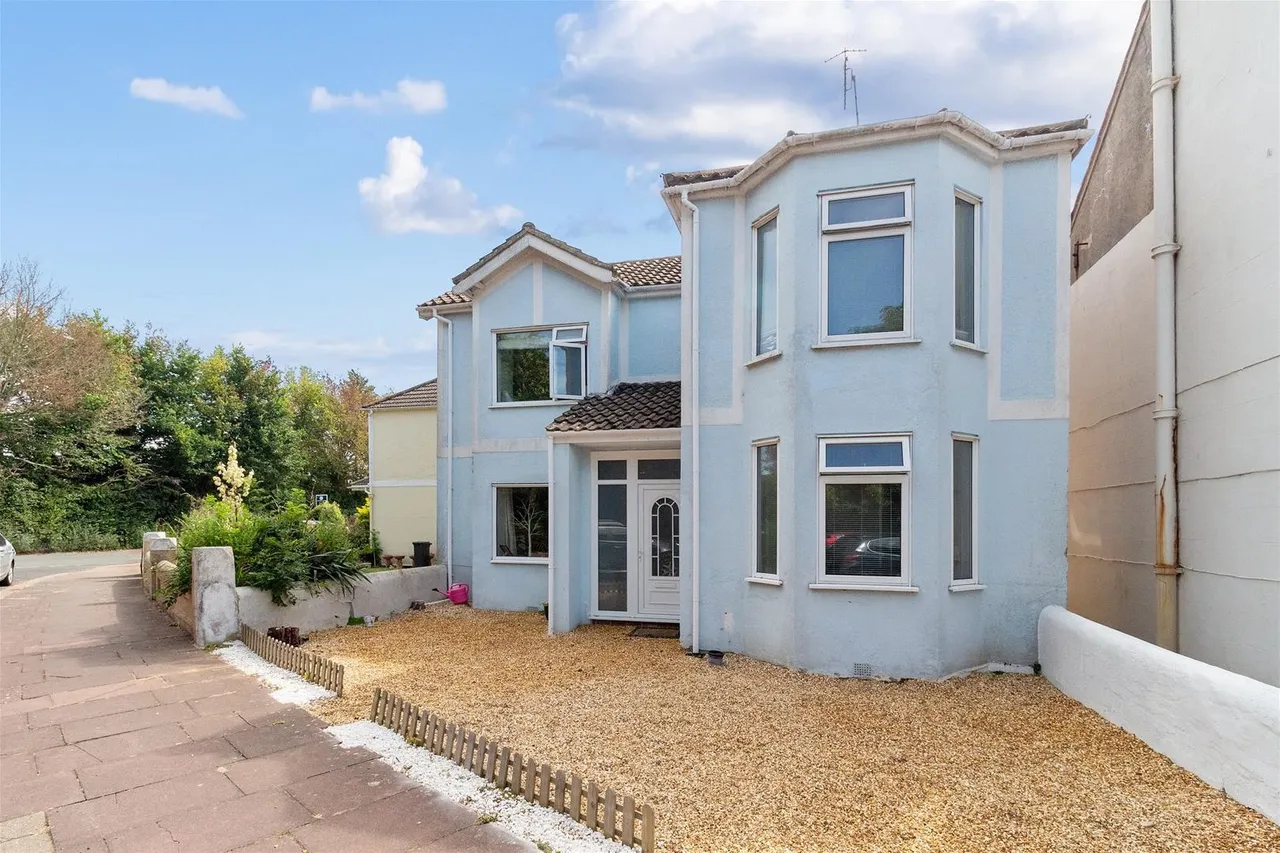 3 bed house for sale — The Drive, Worthing