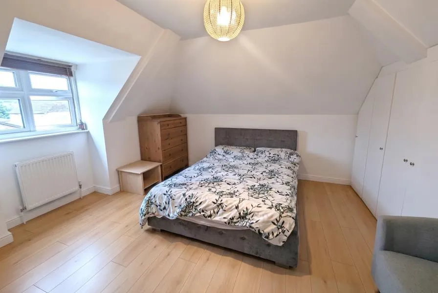 Goldsworth Road, Woking, GU21, photo 3