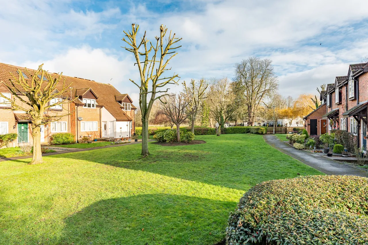 River Meads, Stanstead Abbotts, SG12, photo 13