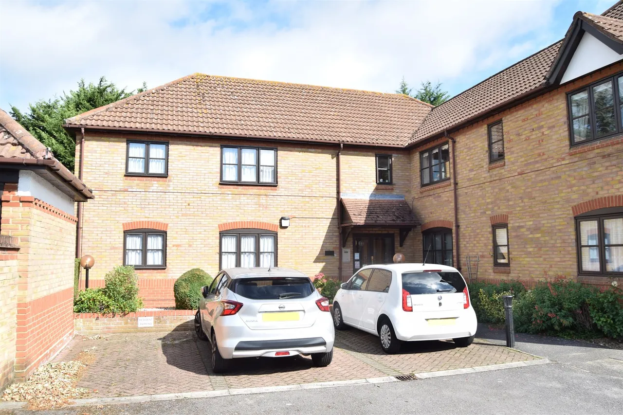 2 bed property for sale, Roberts Court Baddow Road, Chelmsford, CM2