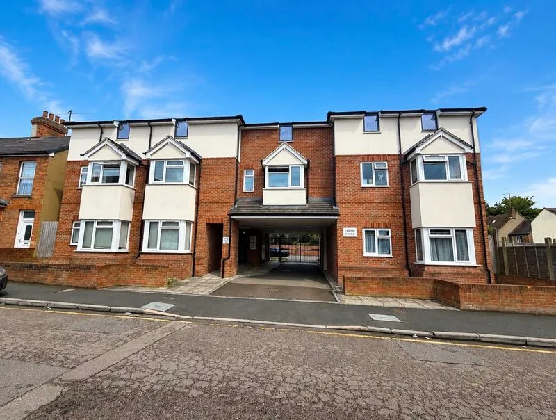 2 bed flat for sale — Empress Road, Luton LU3 2RE