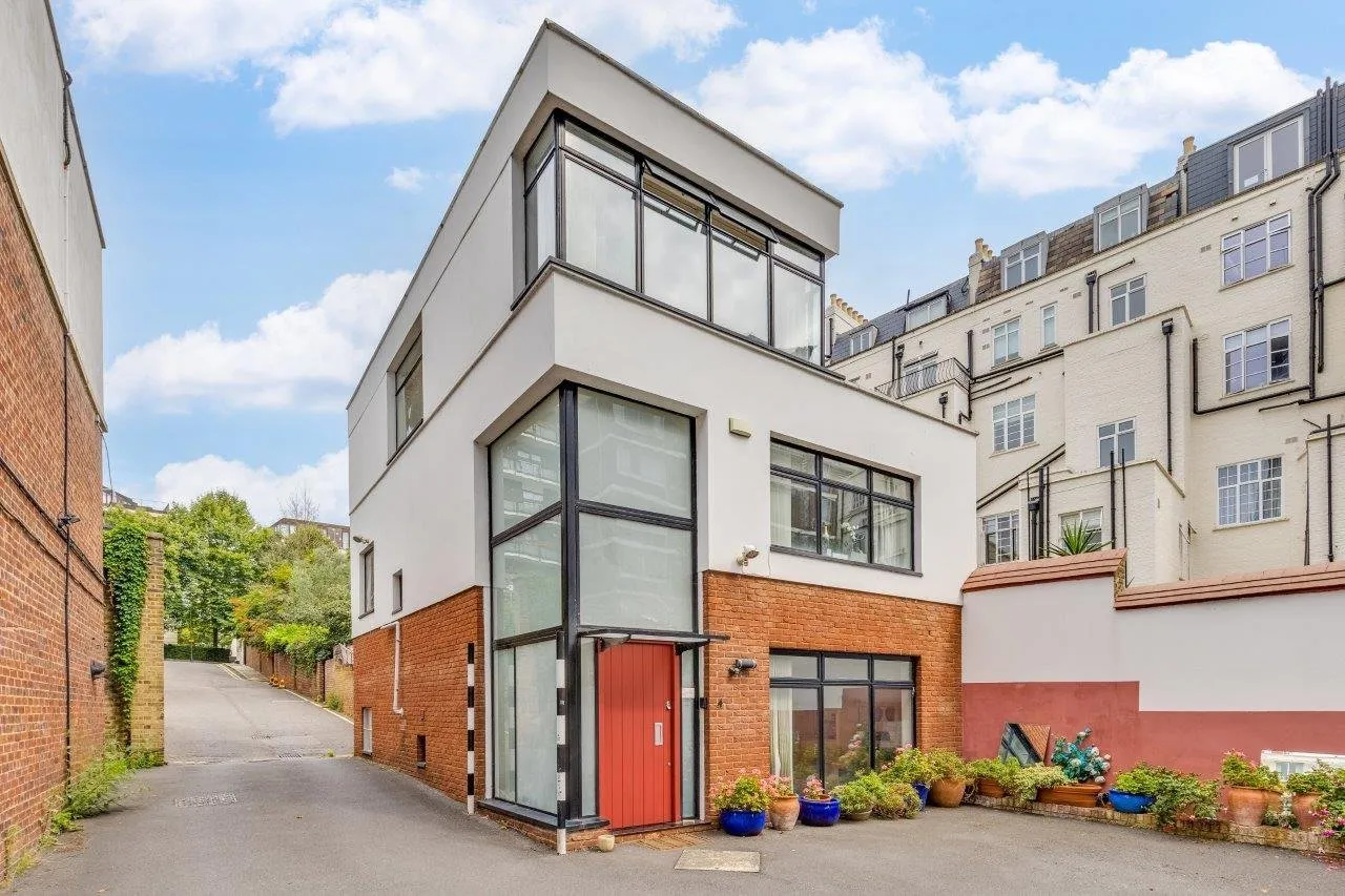 3 bed property for sale — Ormonde Court, St. Edmunds Close, London, NW8 7QT