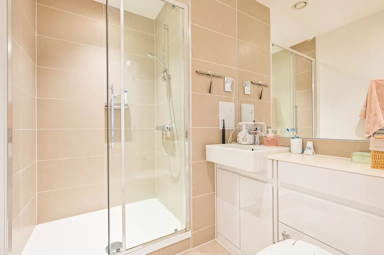 25% Share, Flat 21 Mare Apartments, LONDON, photo 8
