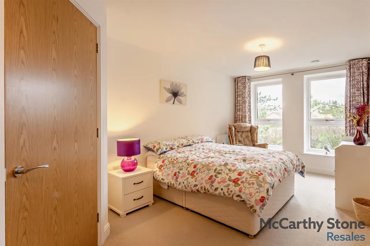 Hindhead Knoll, Walnut Tree, MK7, photo 8