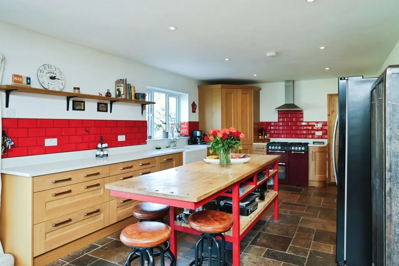 Barnets Hill, Peasmarsh, TN31, photo 3