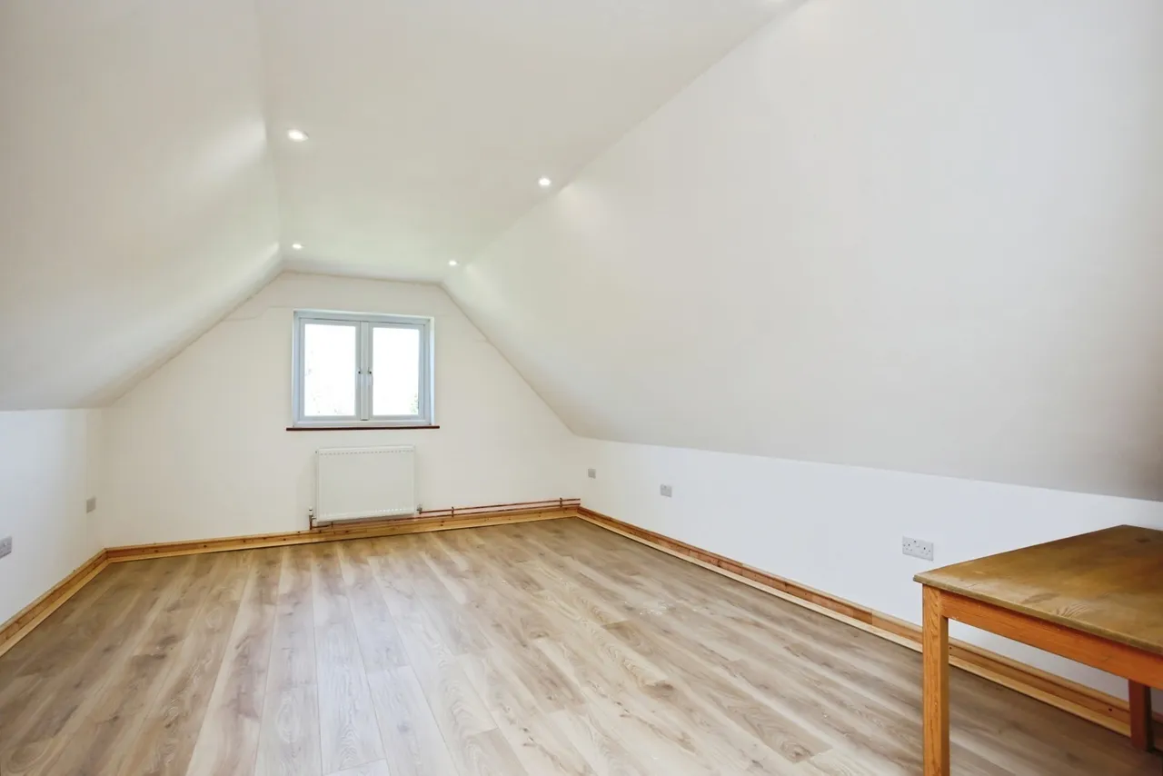 Barnets Hill, Peasmarsh, TN31, photo 17