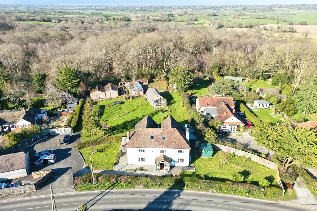 6 bed house for sale, Barnets Hill, Peasmarsh, TN31