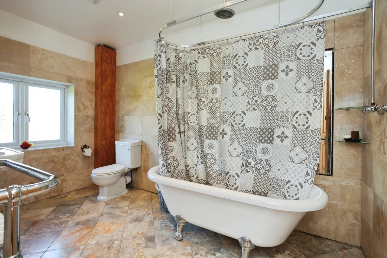 Barnets Hill, Peasmarsh, TN31, photo 19