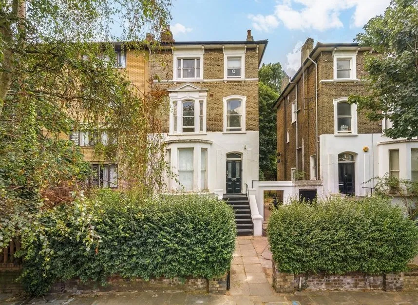 2 bed flat for sale, Caversham Road, Kentish Town, NW5