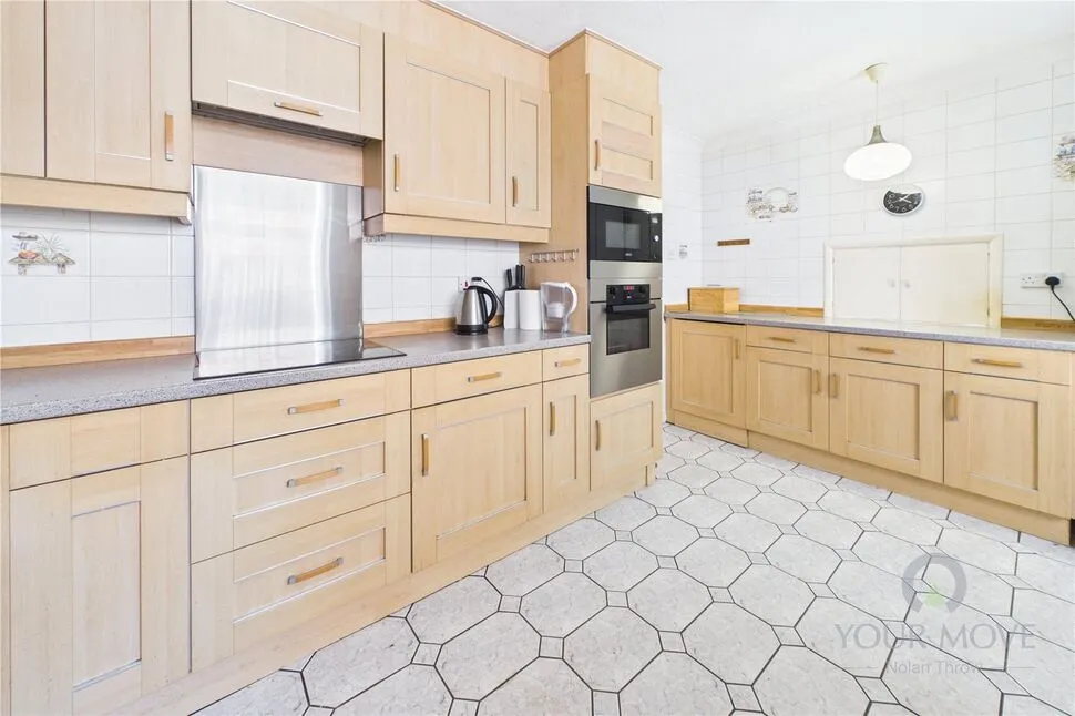 Hallwood Road, Kettering, Northamptonshire, NN16, photo 8
