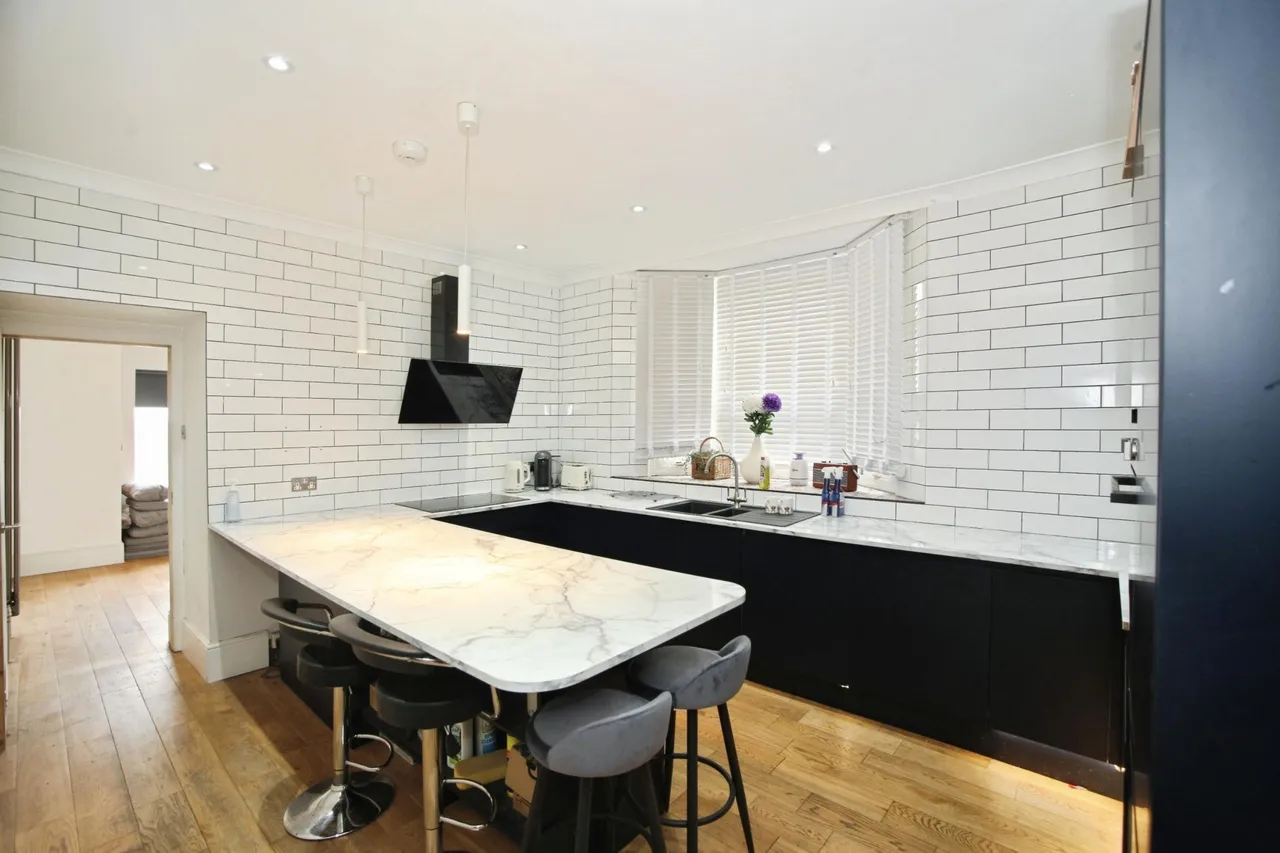 Ombersley Road, Newport, NP20, photo 2