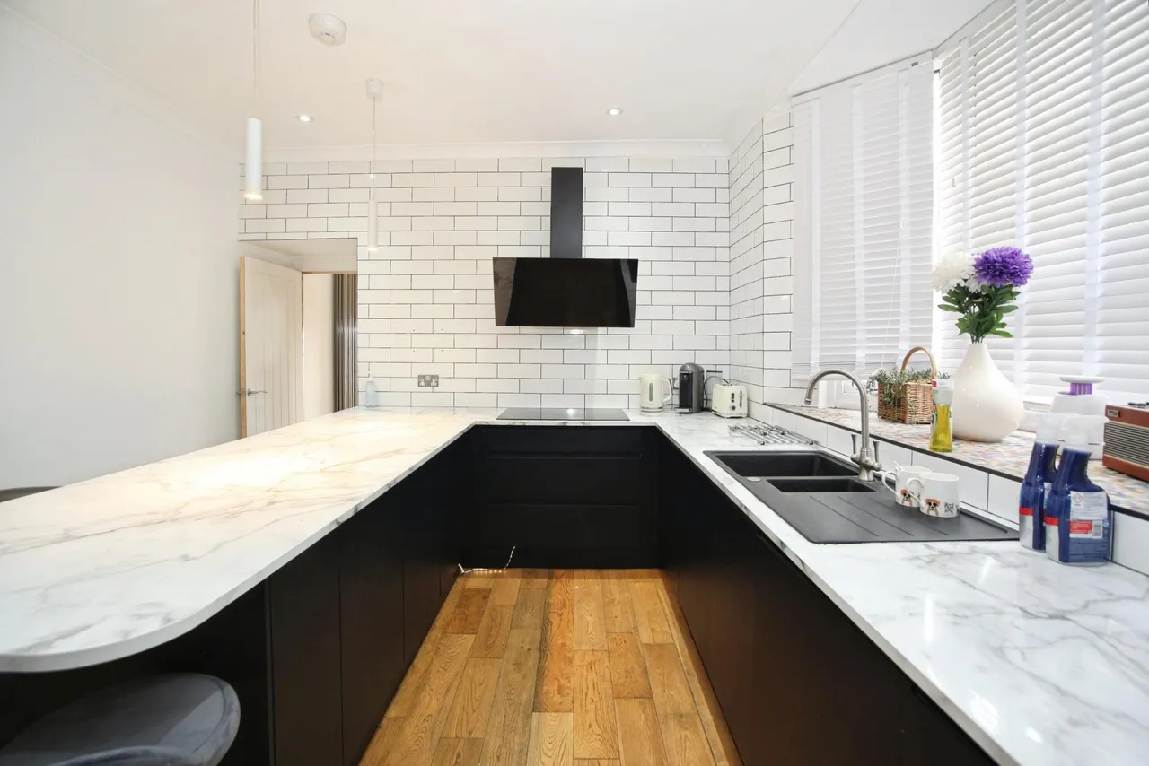Ombersley Road, Newport, NP20, photo 8