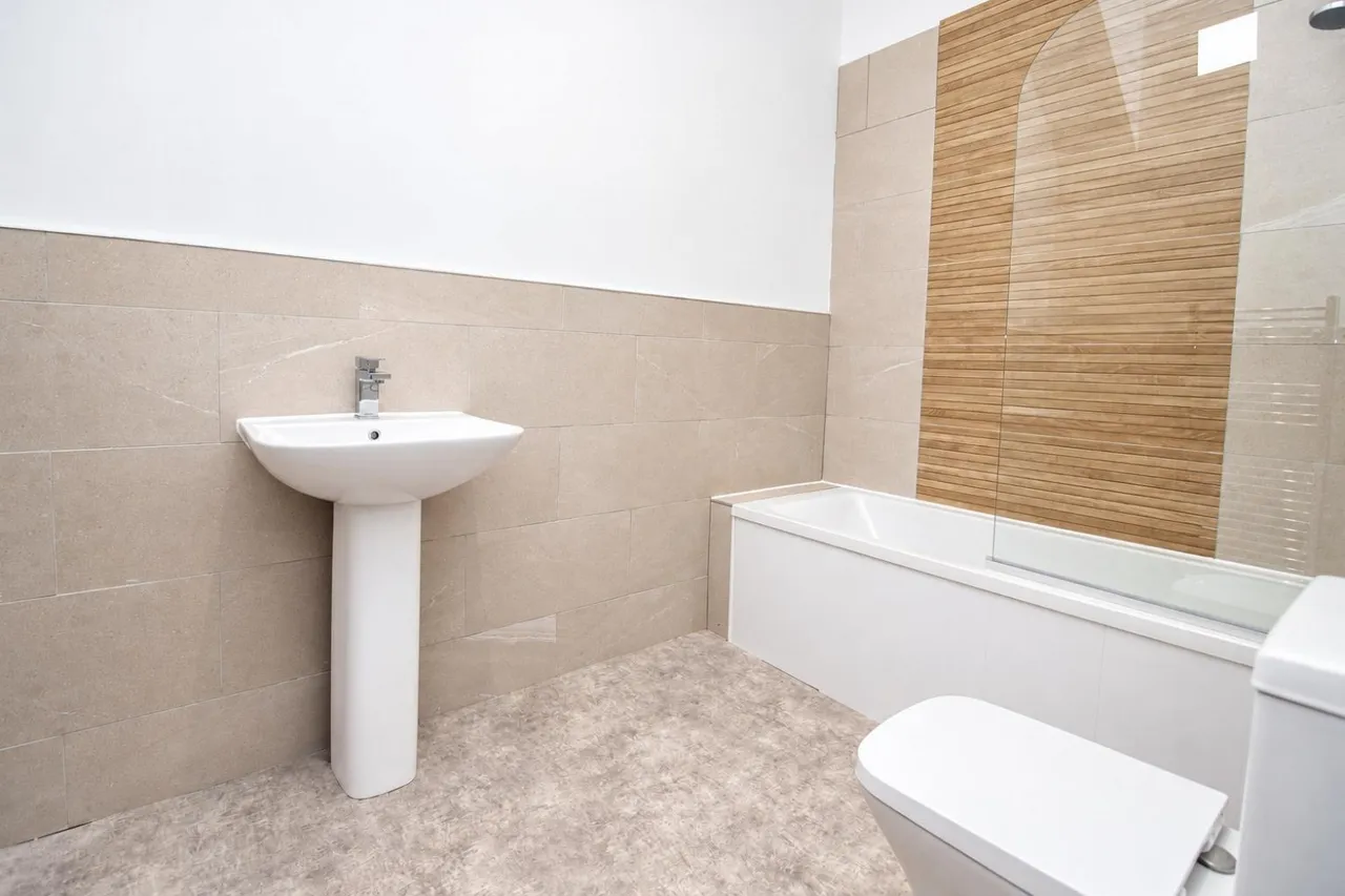 Falcon Avenue, Darwen, BB3, photo 11